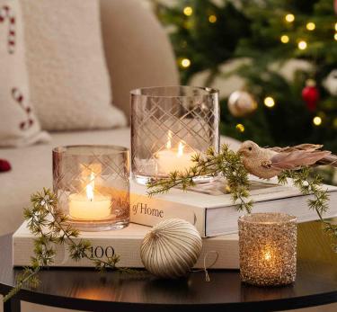 Lyslykter på sidebord