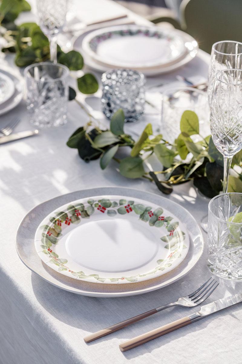 Pappservise og asjett i akryl