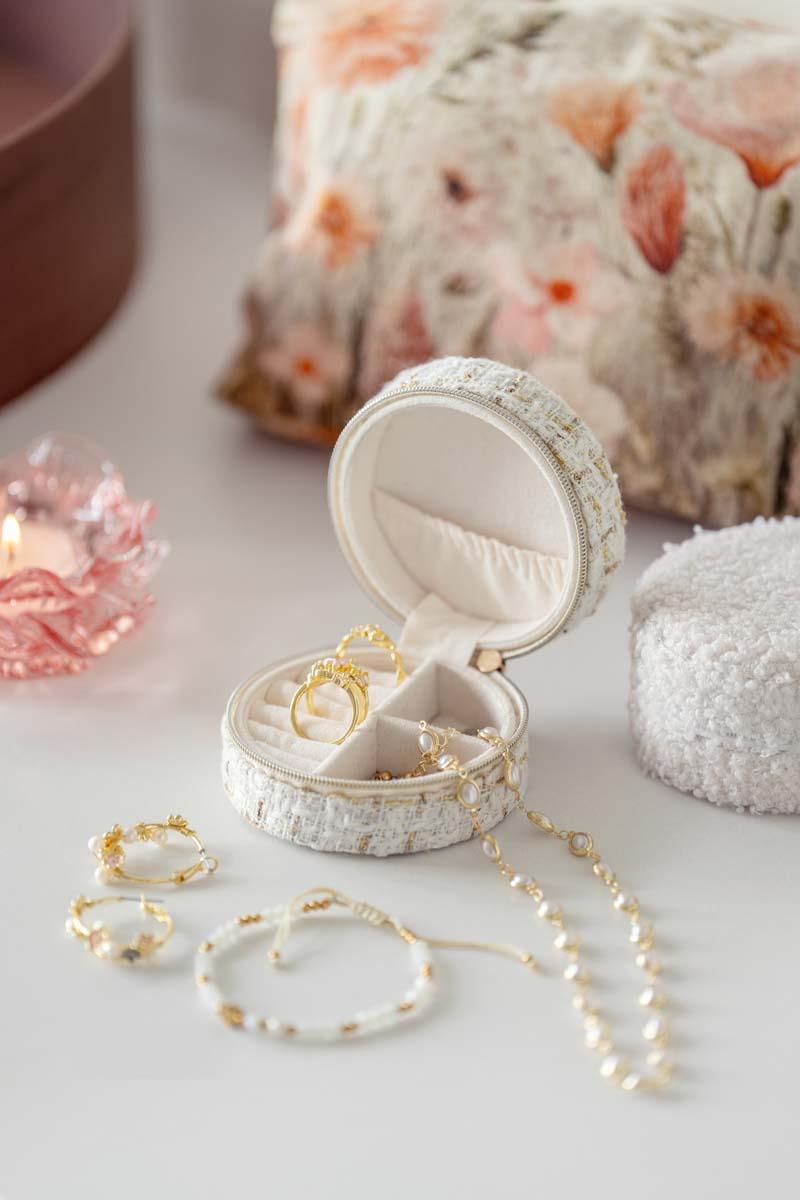 Smykkeskrin med smykker