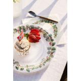 papptallerken eucalyptuskrans med flagg på bord