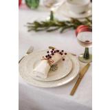 Røde bær brukt under borddekking