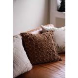 Putetrekk velur Sassari brun i sofa med matchende puter