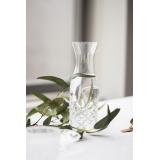 karaffel francine med vann på bord