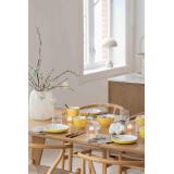 Telysholder egg på dekt påskebord