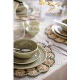 Servise ada på bord