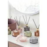 Oppsett av duftlyskrukke og duftpinner