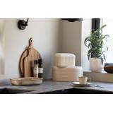 Knekkebrødboks Ivo på kjøkkenbenk