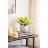 Potte keramikk beige shiny på konsollbord ethan med påskelilje