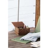 Piknikkurv Melina med drikke stående ute