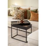 sidebord emelia med oppbevaring stående ved sofa