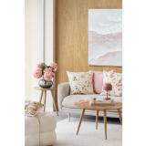 Stue stylet i rosa toner for sommeren