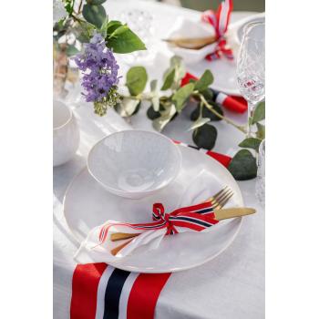 !7.mai bånd på festbord