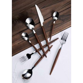 North Bestikksett brun eik på fjøl