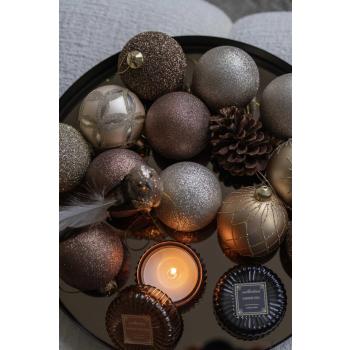 Kongler Store på lysfat med julekuler