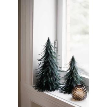 Dekortre Fjær i to størrelser i vinduskarm med telysholder kongle