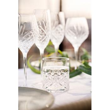 Rødvinsglass Francine på dekket bord