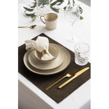 skål iben i beige steintøy på dekket bord