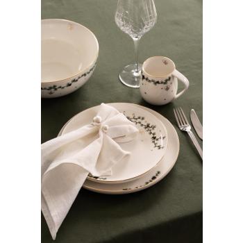 Borddekking med servise julehjerte fra Holmen