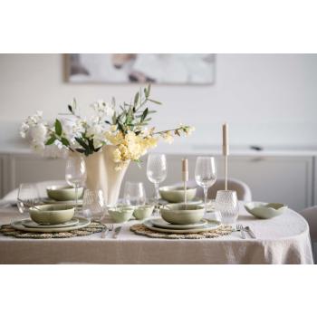 Vase Lisa på dekt middagsbord