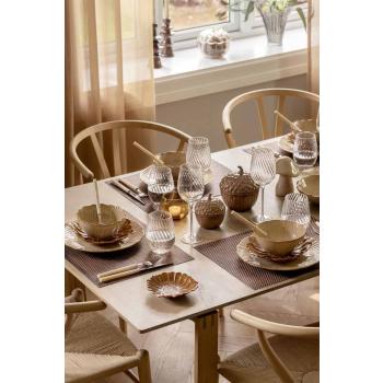 dekt spisebord i høstfarger 