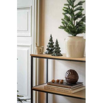 Krukke Valnøtt på hylle naima med dekortre og potte med juletre