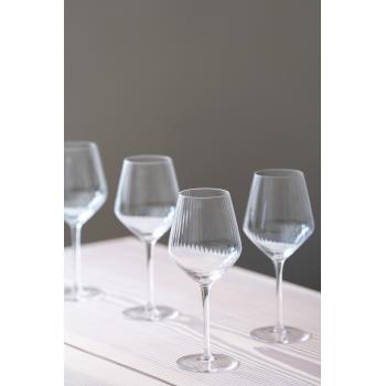 Rødvinsglass Inez på bord