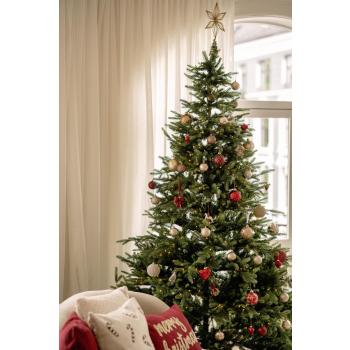 Juletre med julekuler og toppstjerne 