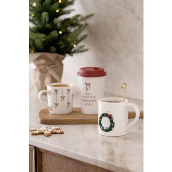 Julekopper på kjøkkenbenk