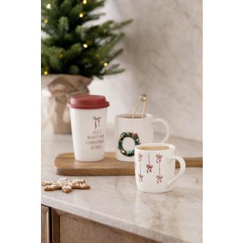 Julekopper på kjøkkenbenk