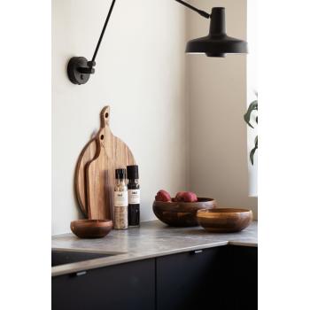 Skjærefjøl på kjøkkenbenk som dekor