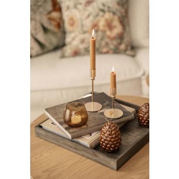 Lysfat med lysestake, lykt og dekorkongler