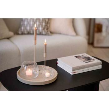 telysglass glimre på lysfat med kronelysestaker