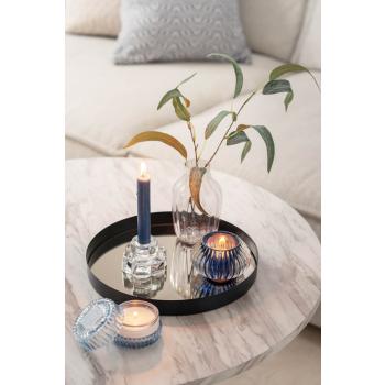 Lysfat med lysestake, lysholder, vase og et duftlys