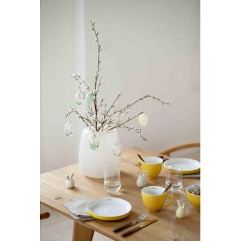 Dekor kanin på dekt påskebord