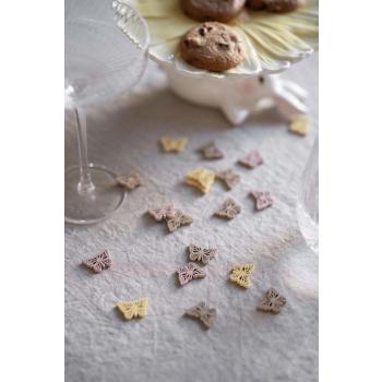 Borddekor sommerfugl på dekt bord