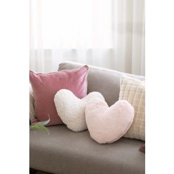 Pute Hjerte i faux fur eller teddy i sofa