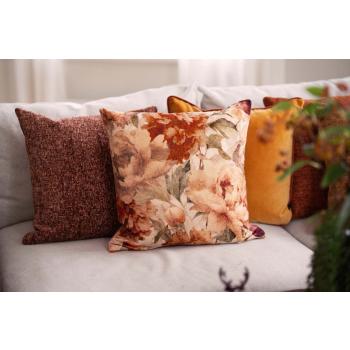 Putetrekk Chenille Mix i kombinasjon med velurpute med blomstermotiv