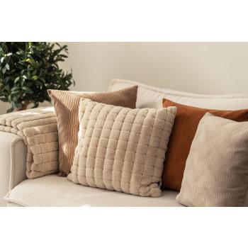 Putetrekk Faux Fur ruter 48x48cm i sofa med andre puter