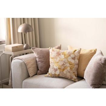 Putetrekk cille i kombinasjon med puter i gult og beige