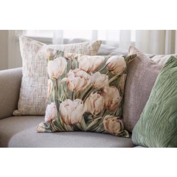 Putetrekk tulipan i front av beige puter