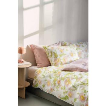 Satengsengesett med blomster i rosa og grønn sammen med adele i rosa