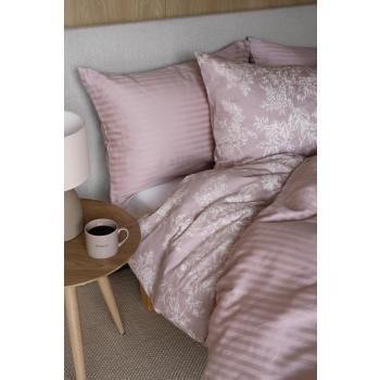 Sengesett Adele og Amalie Sateng i seng