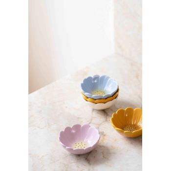 Små skåler formet som blomster