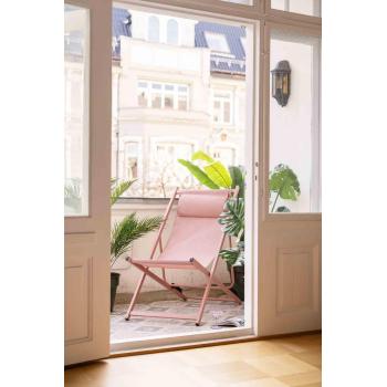 Solstol frida rosa på balkong