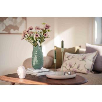 Lysestake Melina i to størrelser på lysfat i stylet stue