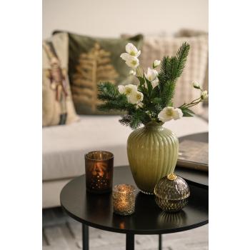 Vase Bejing på stuebord med annen julepynt