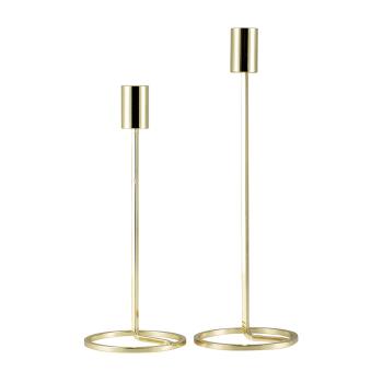 Lysestaker lea i gullfarget metall