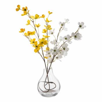 Blank glassvase med blomster