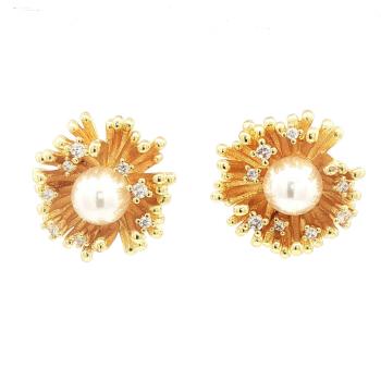 Store øredobber med perle og krystaller